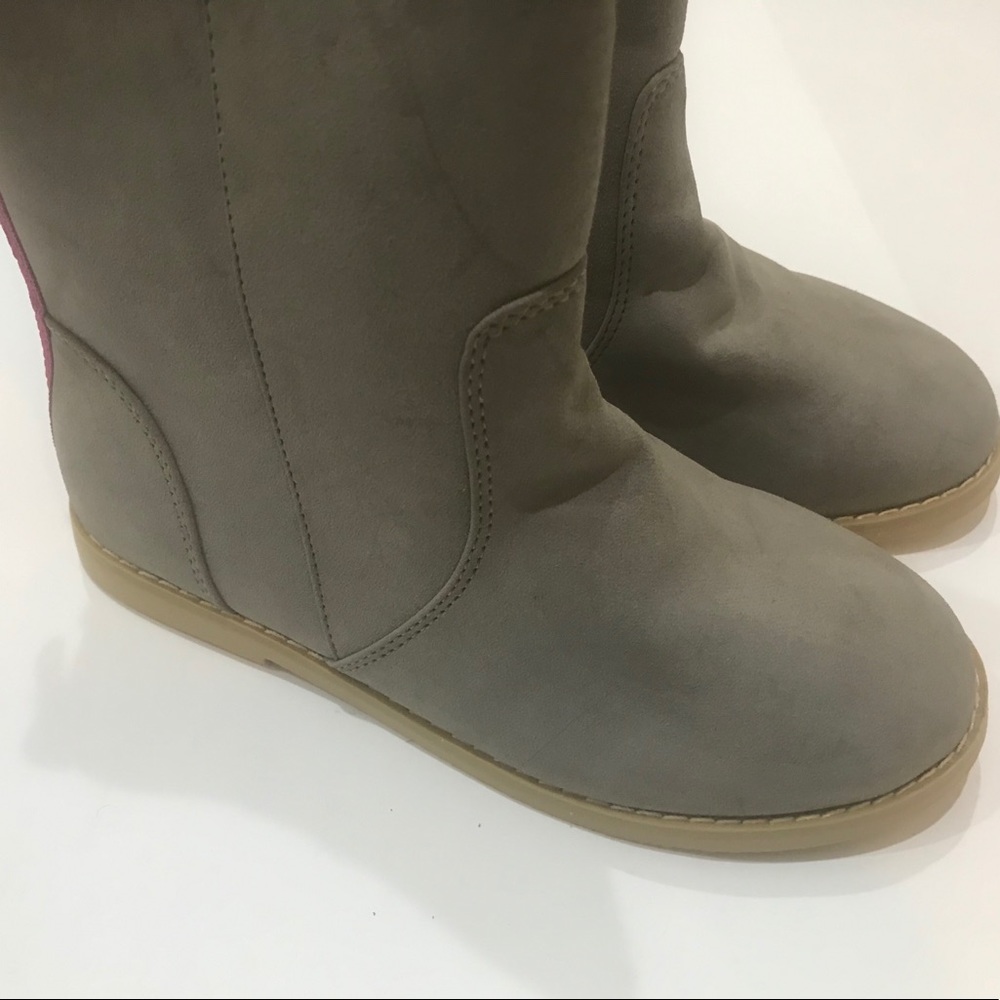 Kids - girl boots - Size 2